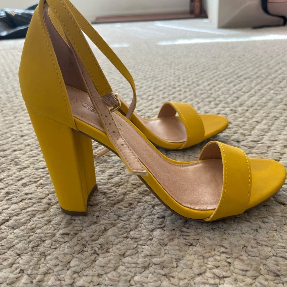 Yellow pumps - Picture 5 of 8
